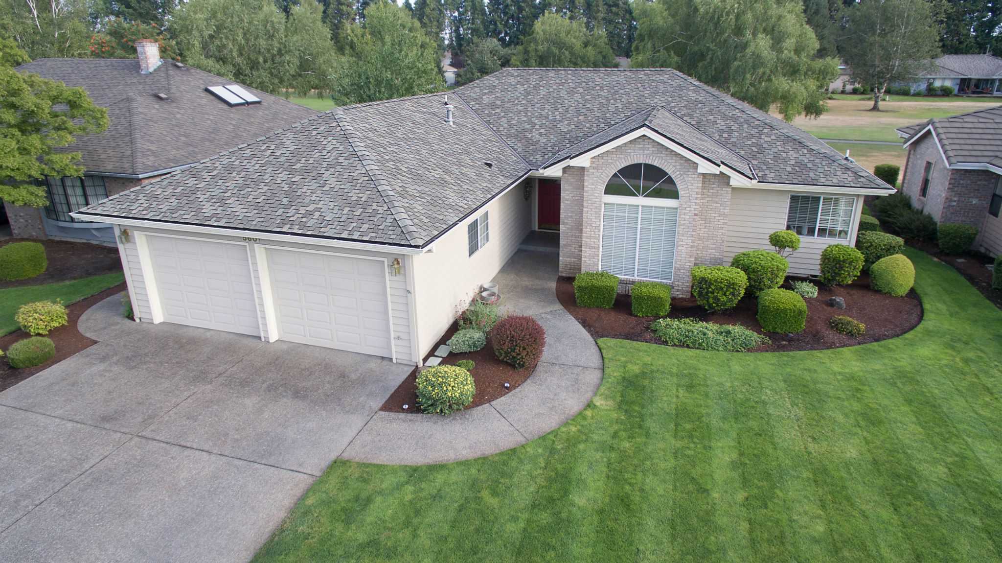 A roof that was done by Valley Roofing that is Located in Salem, Oregon